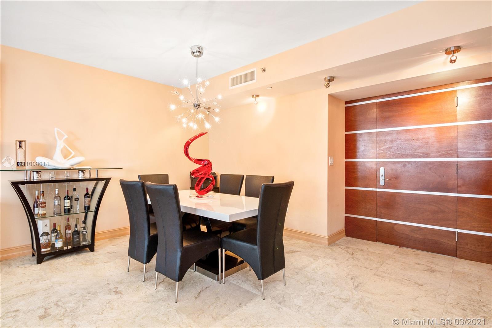 Ver detalles 4110 2 / 2 1782 sq. ft. $ 2021-03-04 0 foto