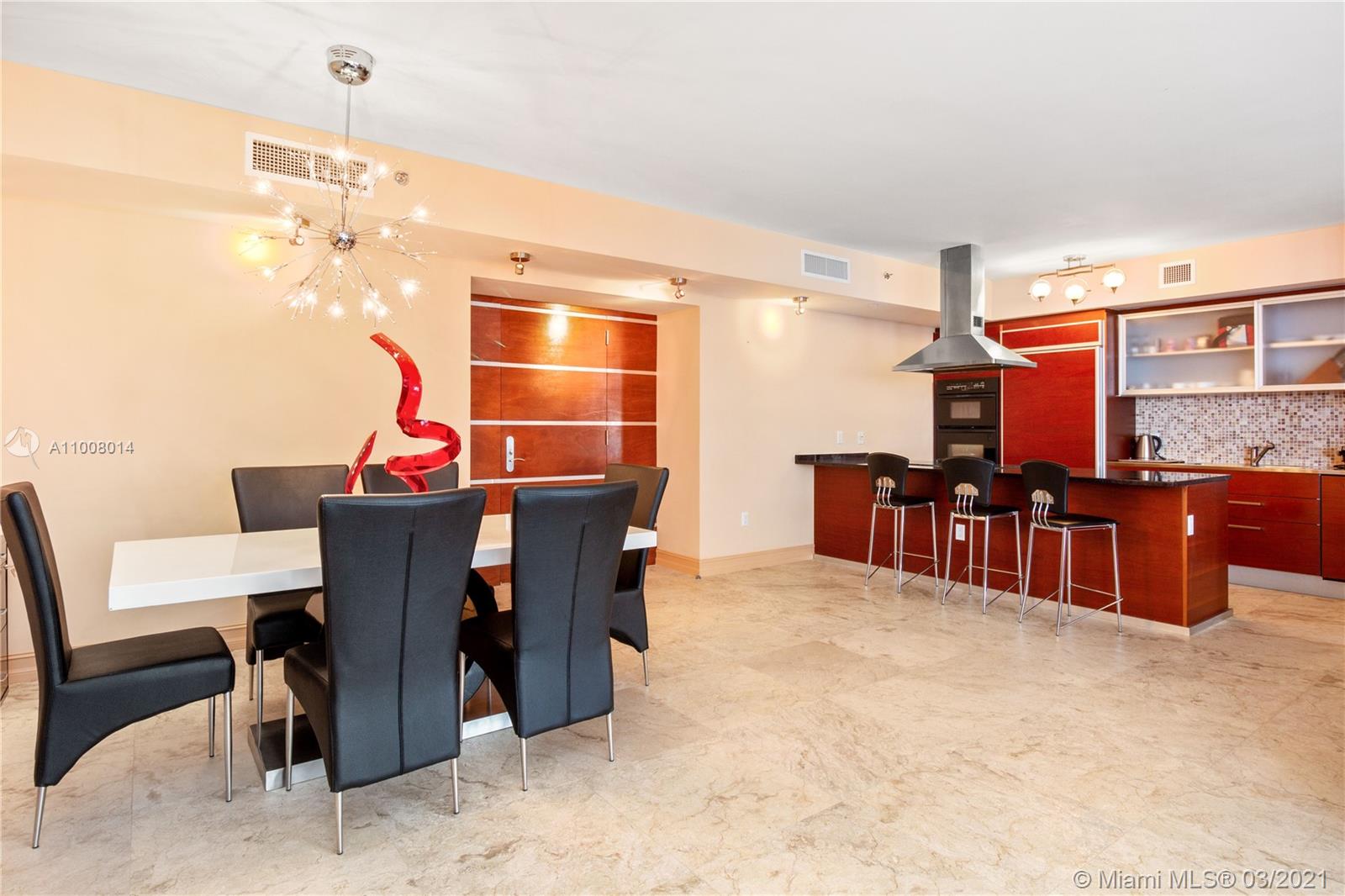 Ver detalles 4110 2 / 2 1782 sq. ft. $ 2021-03-04 0 foto