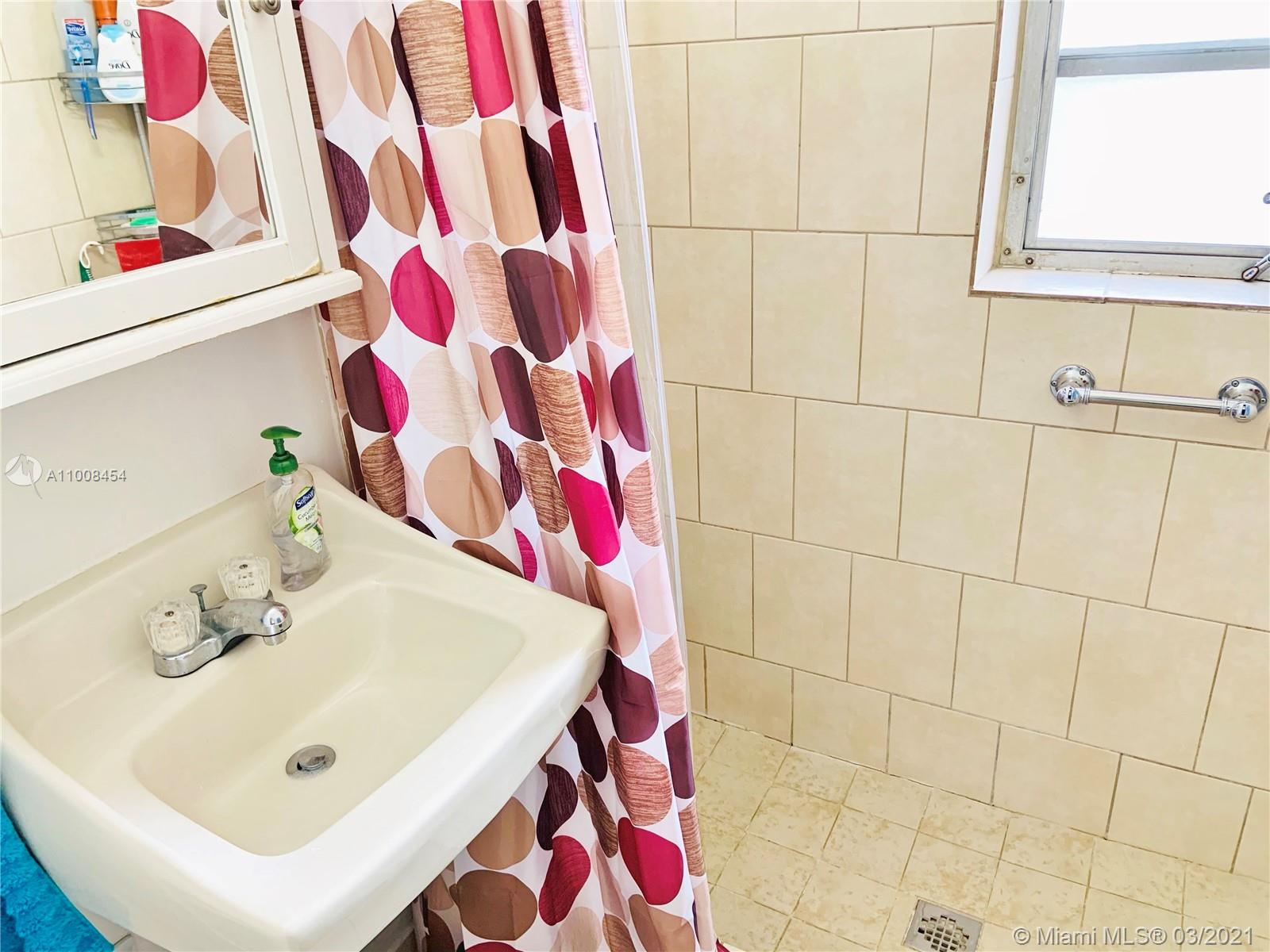 See details / 1431 sq. ft. $ 2021-03-04 0 Photo