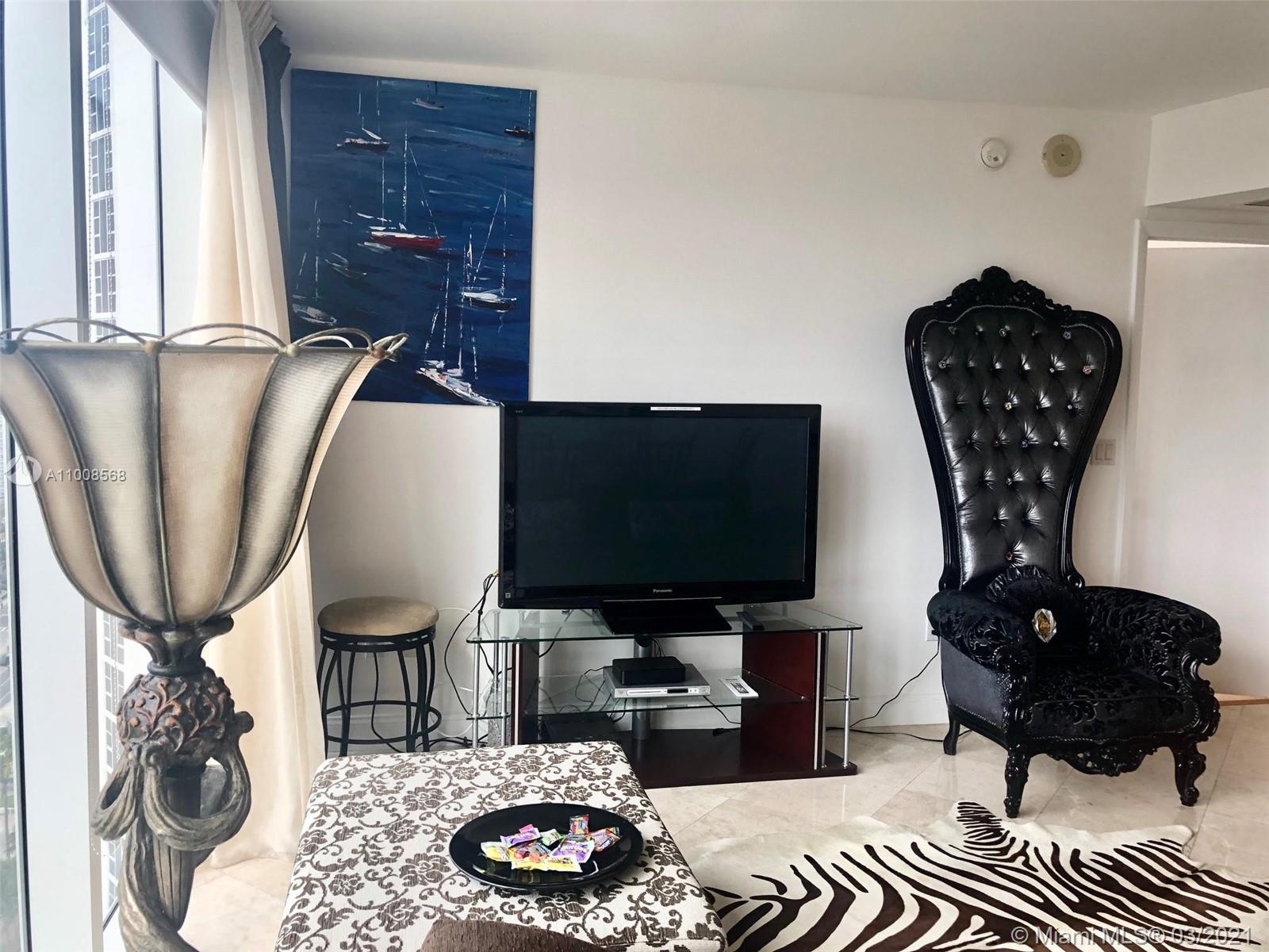 Ver detalles 2107 1 / 1 871 sq. ft. $ 2021-04-19 0 foto