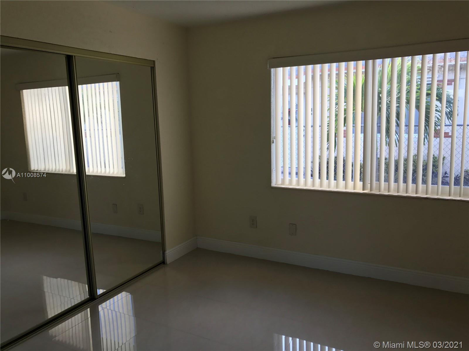 See details / 1320 sq. ft. $ 2021-03-05 0 Photo