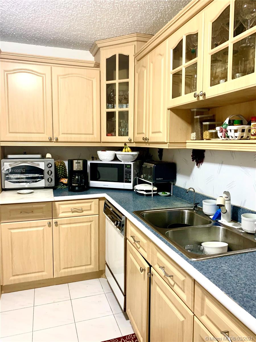 Photo of 600 Three Islands Blvd #1506, Hallandale Beach, Florida, 33009 - KITCHEN