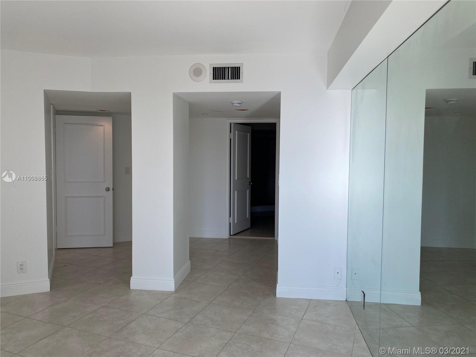 Photo of 19195 Mystic Pointe Dr #2804, Aventura, Florida, 33180 - Living Room