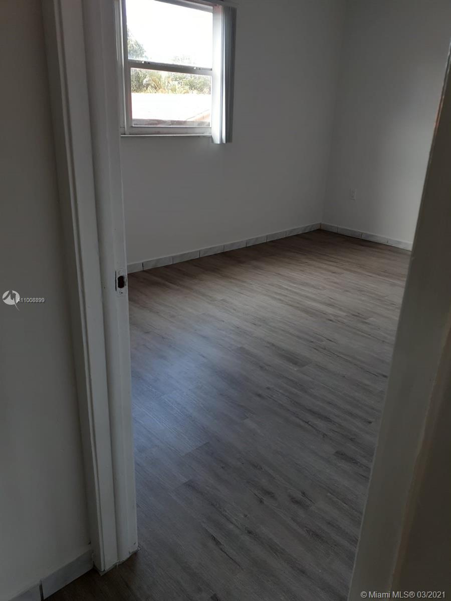 See details / 3402 sq. ft. $ 2021-03-29 0 Photo