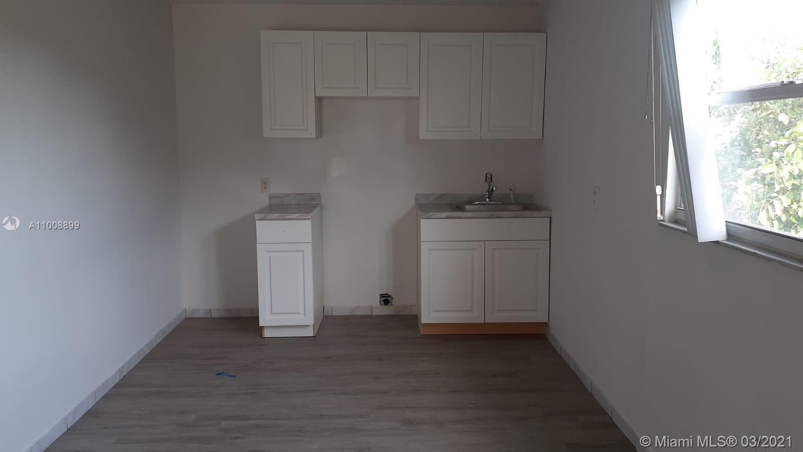 See details / 3402 sq. ft. $ 2021-03-29 0 Photo