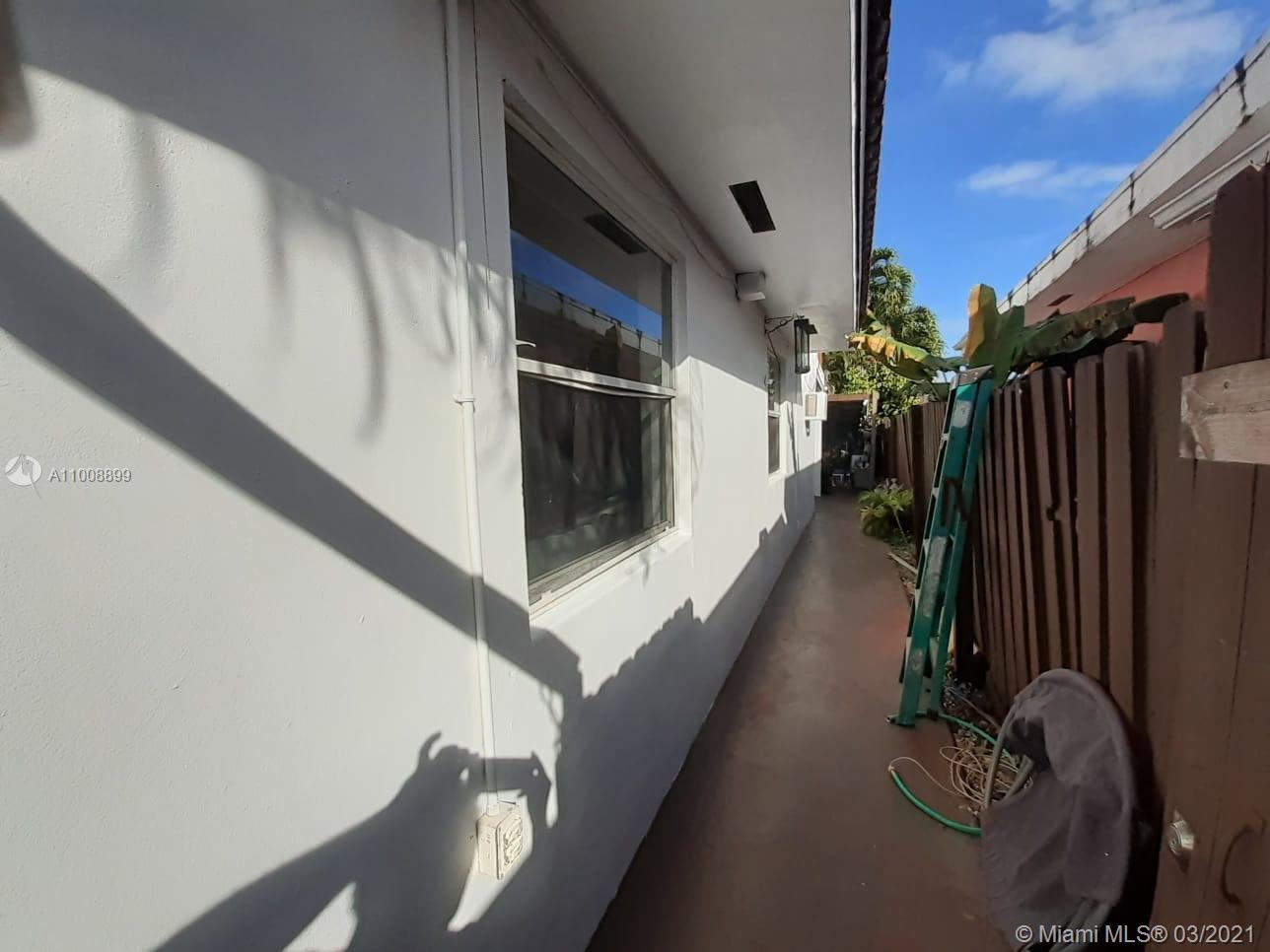 See details / 3402 sq. ft. $ 2021-03-29 0 Photo