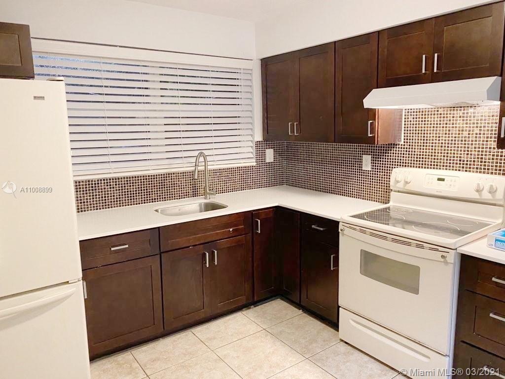 See details / 3402 sq. ft. $ 2021-03-29 0 Photo