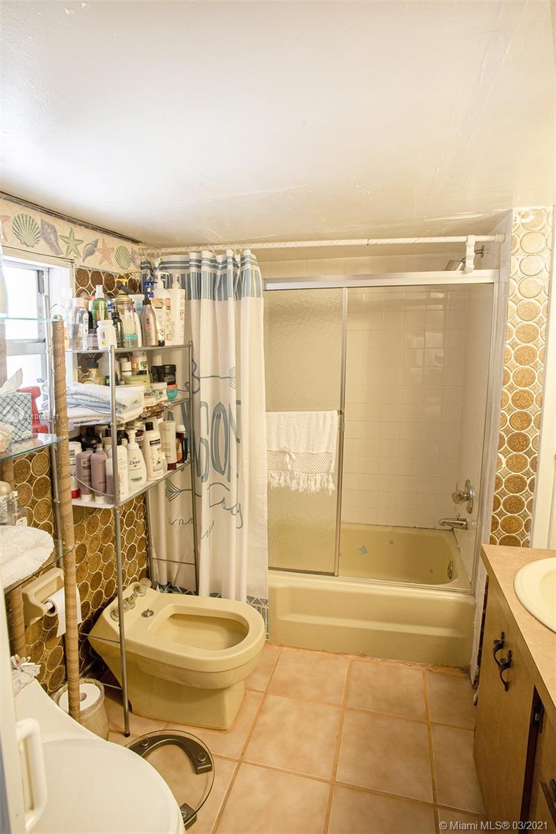 See details / 2020 sq. ft. $ 2021-04-08 0 Photo