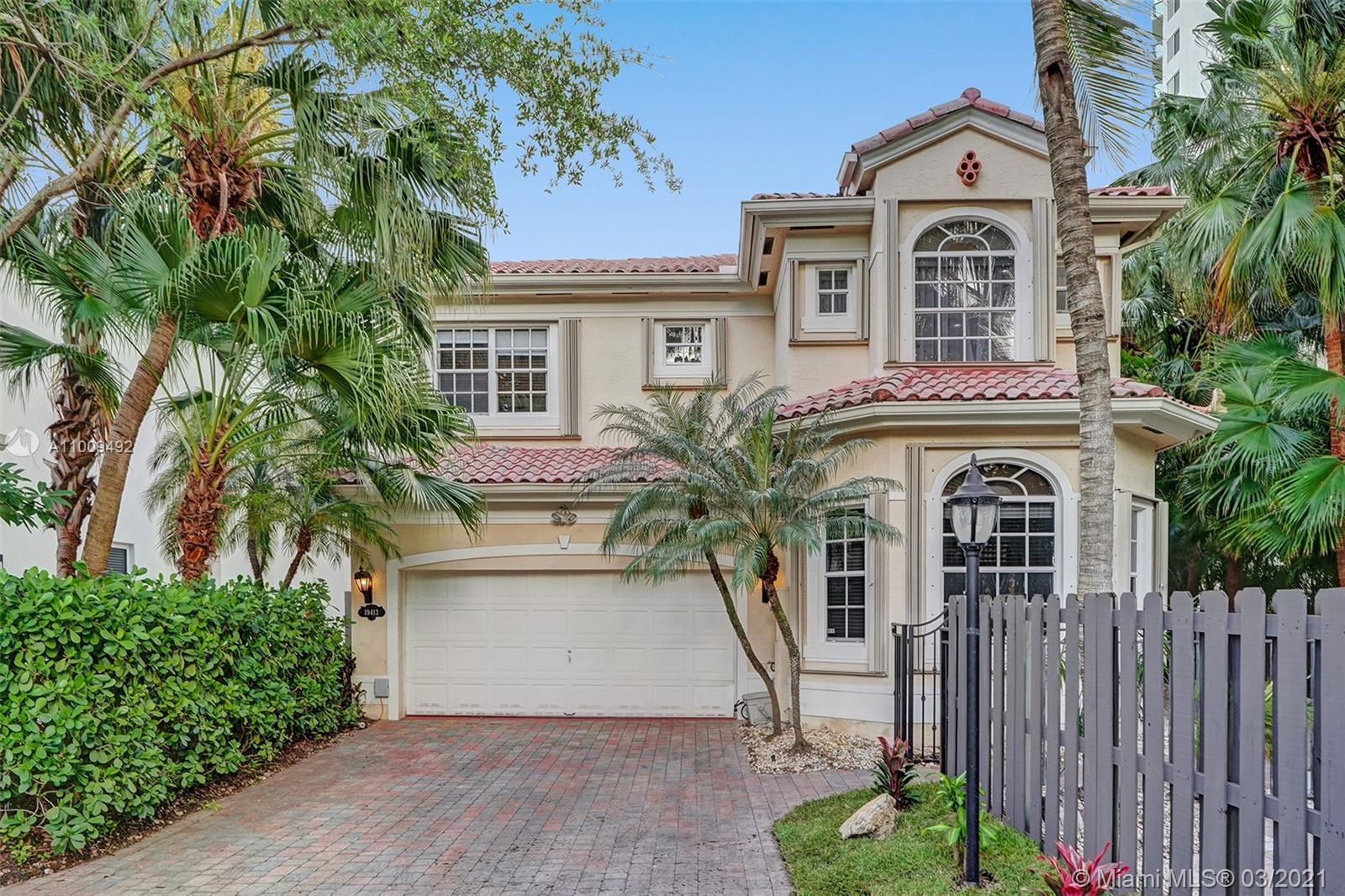 Photo of 19413 38th Ct, Sunny Isles Beach, Florida, 33160 - Family/ Kitchen Table