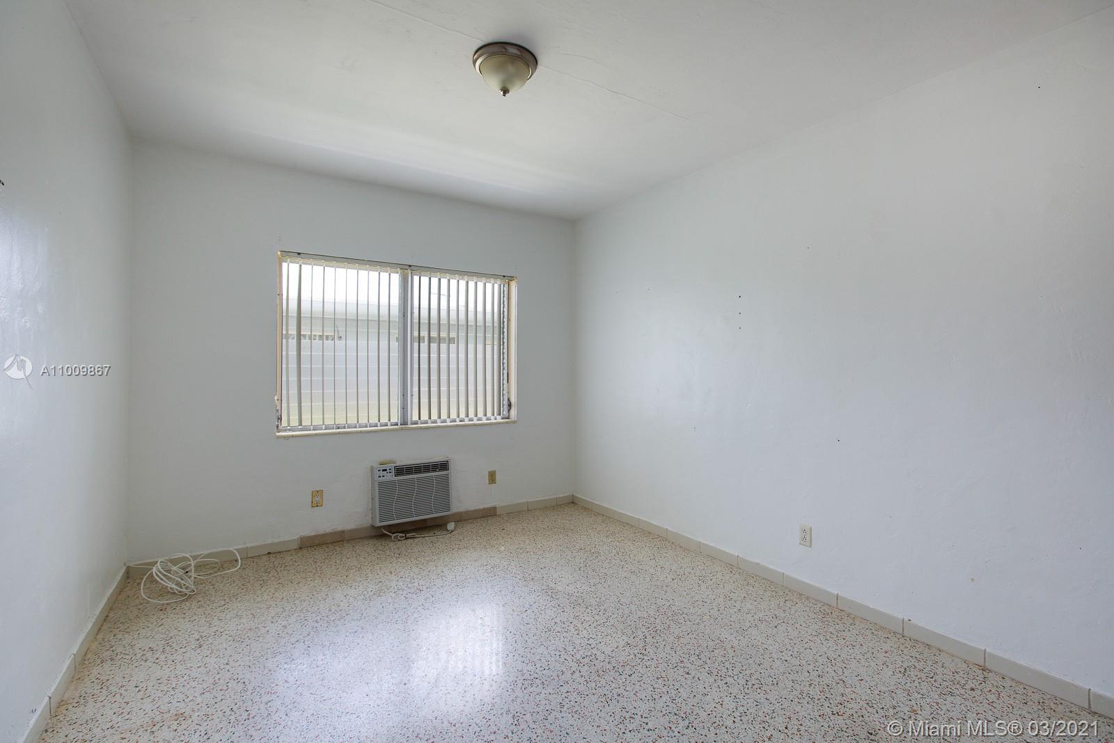 See details / 3428 sq. ft. $ 2021-03-08 0 Photo