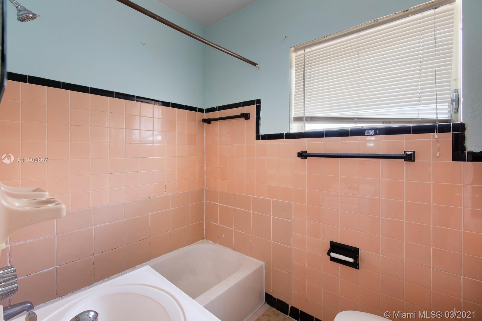 See details / 3428 sq. ft. $ 2021-03-08 0 Photo