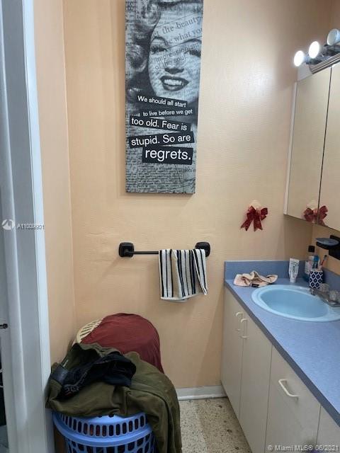 See details / 2155 sq. ft. $ 2021-03-08 0 Photo