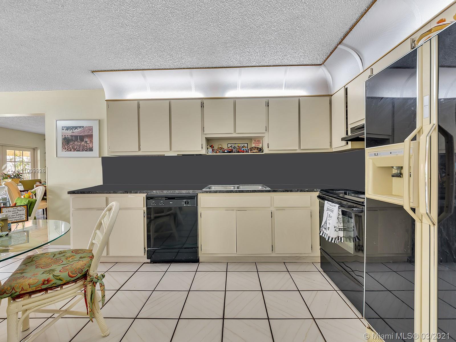 See details / 3300 sq. ft. $ 2021-03-08 0 Photo