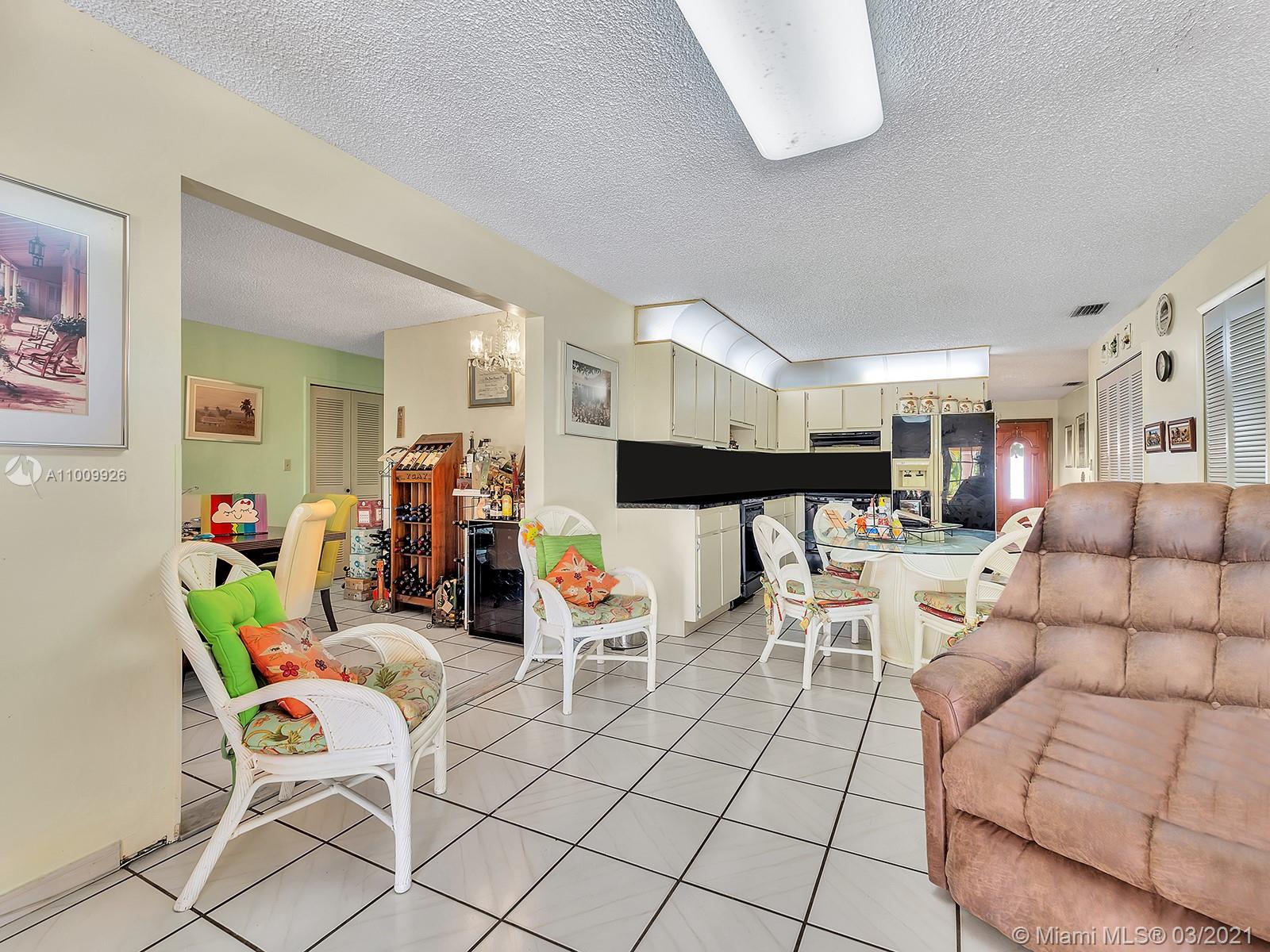 See details / 3300 sq. ft. $ 2021-03-08 0 Photo