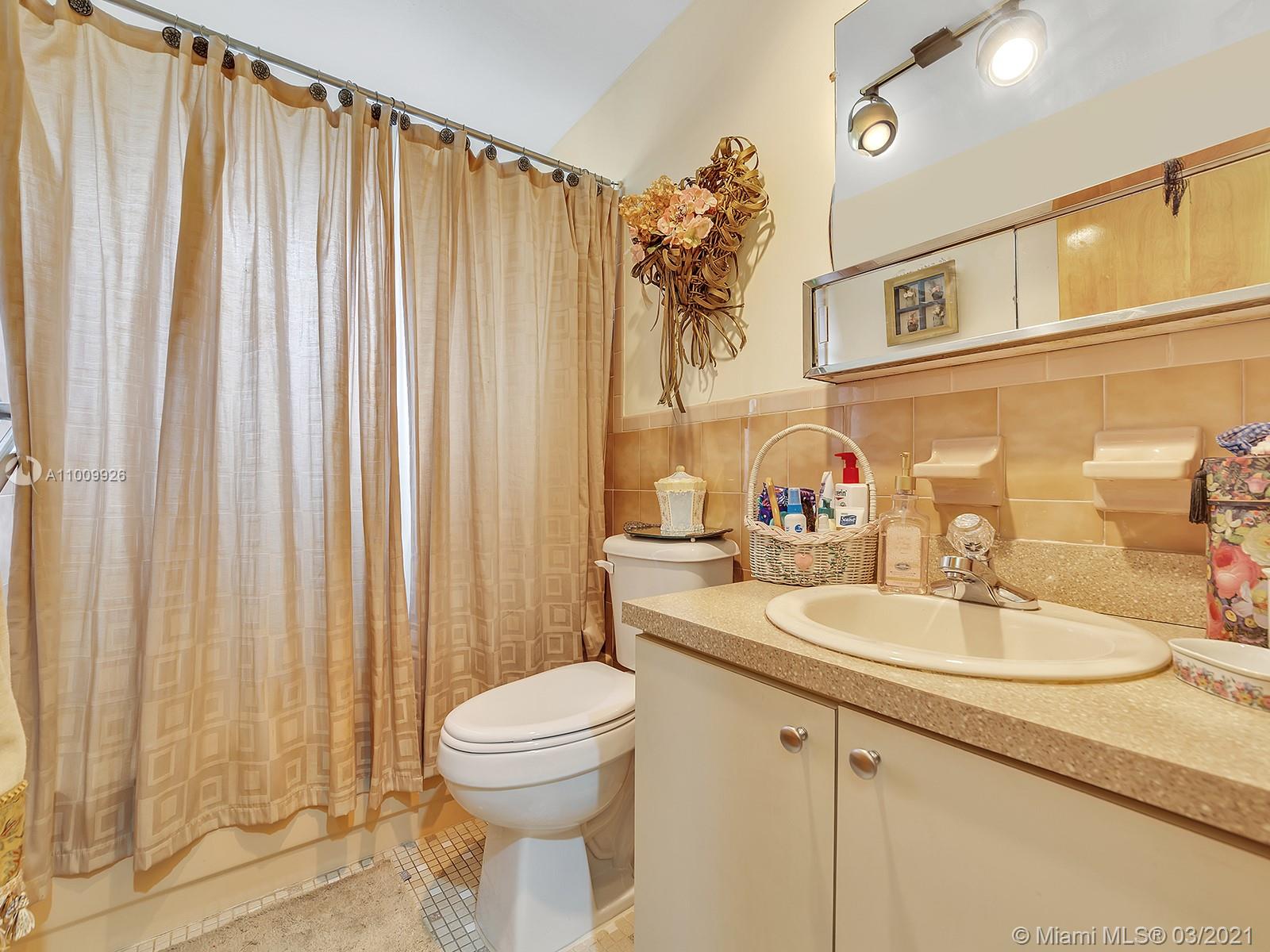 See details / 3300 sq. ft. $ 2021-03-08 0 Photo