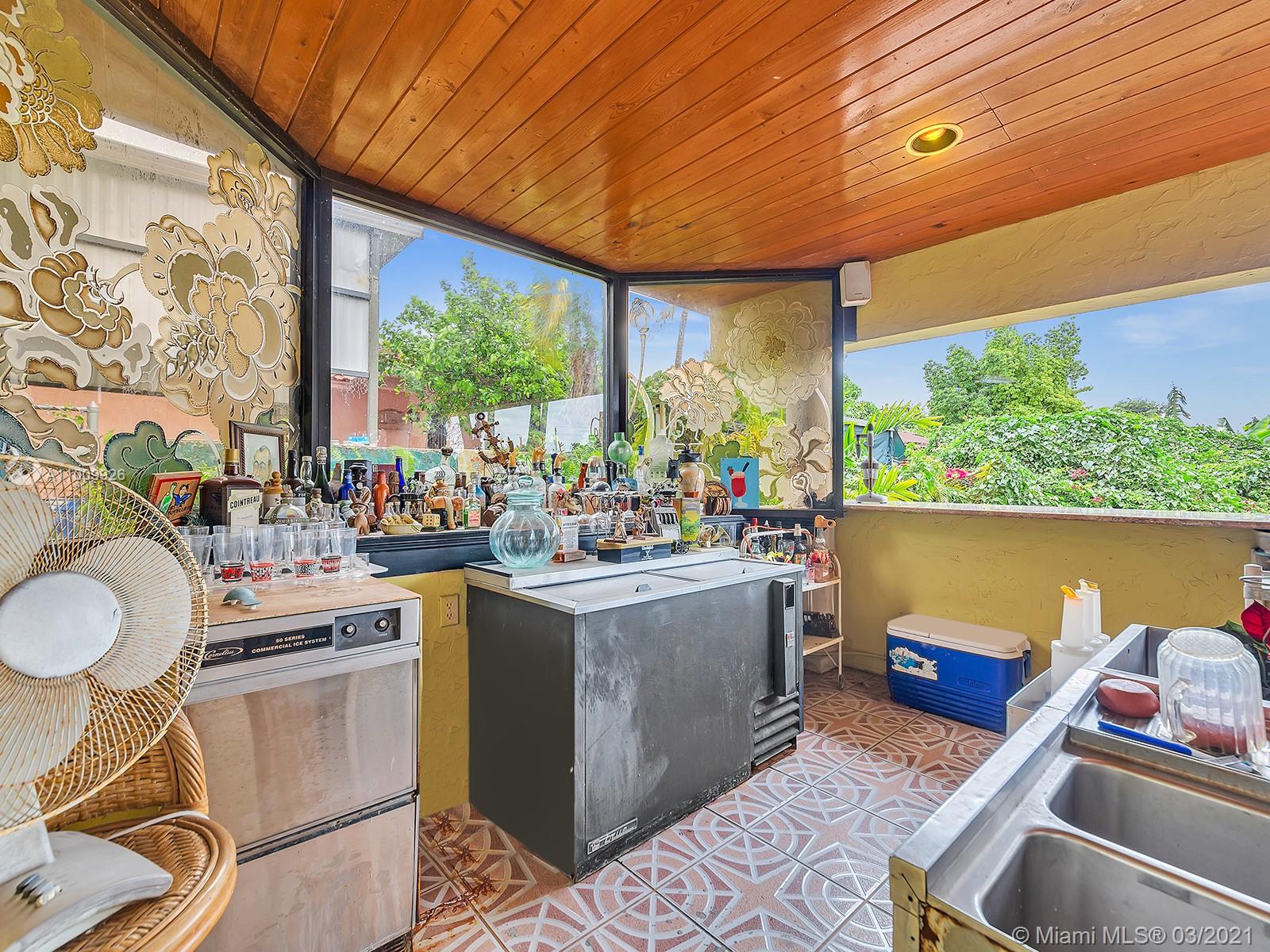 See details / 3300 sq. ft. $ 2021-03-08 0 Photo