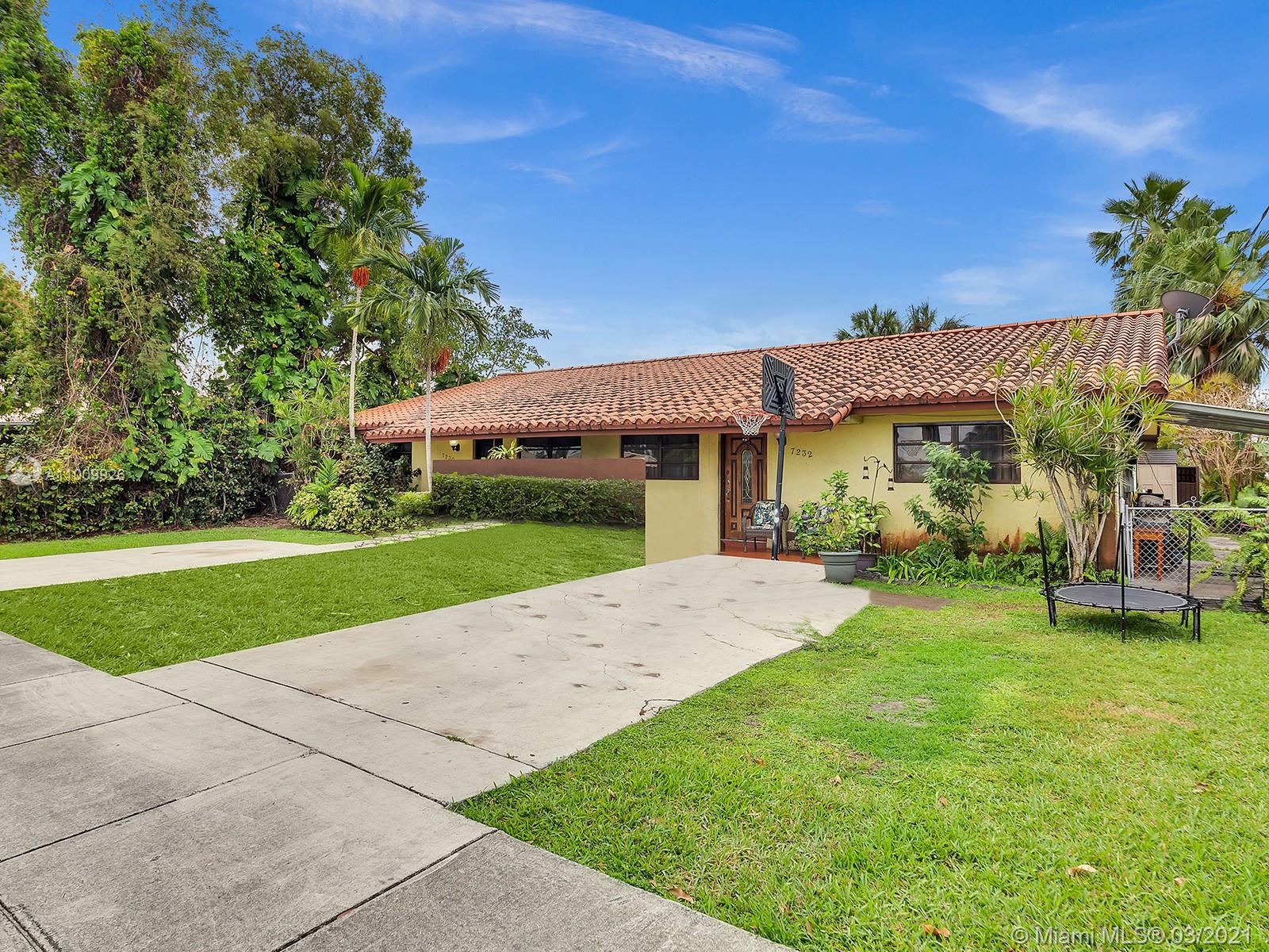 See details / 3300 sq. ft. $ 2021-03-08 0 Photo