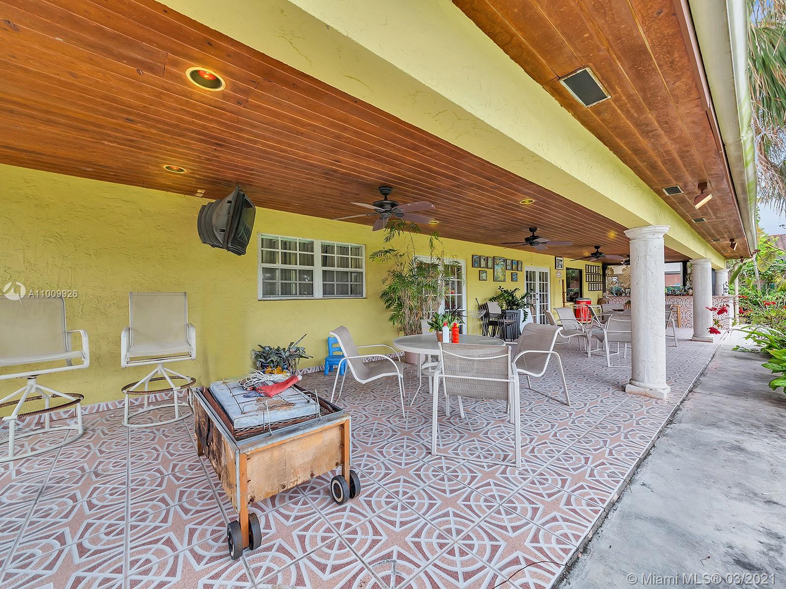 See details / 3300 sq. ft. $ 2021-03-08 0 Photo