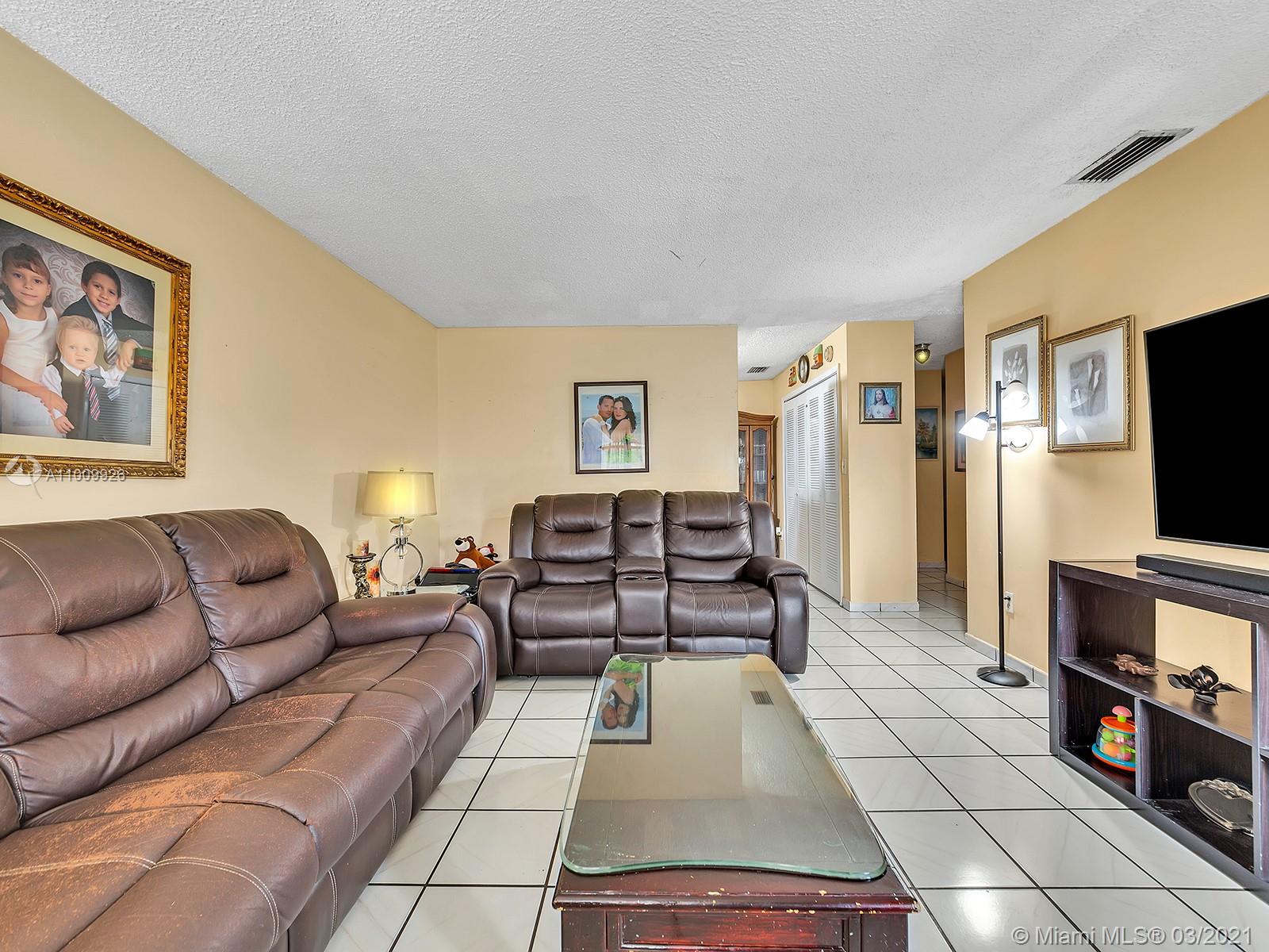 See details / 3300 sq. ft. $ 2021-03-08 0 Photo