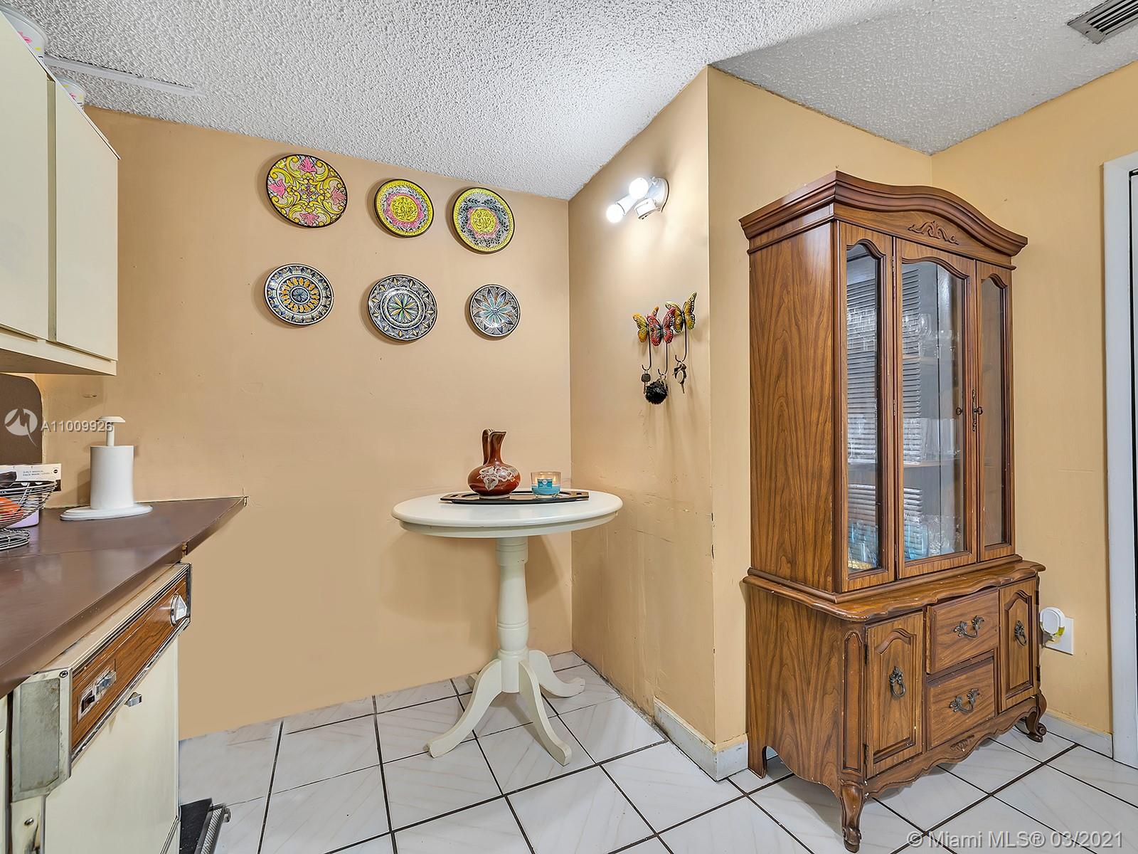 See details / 3300 sq. ft. $ 2021-03-08 0 Photo