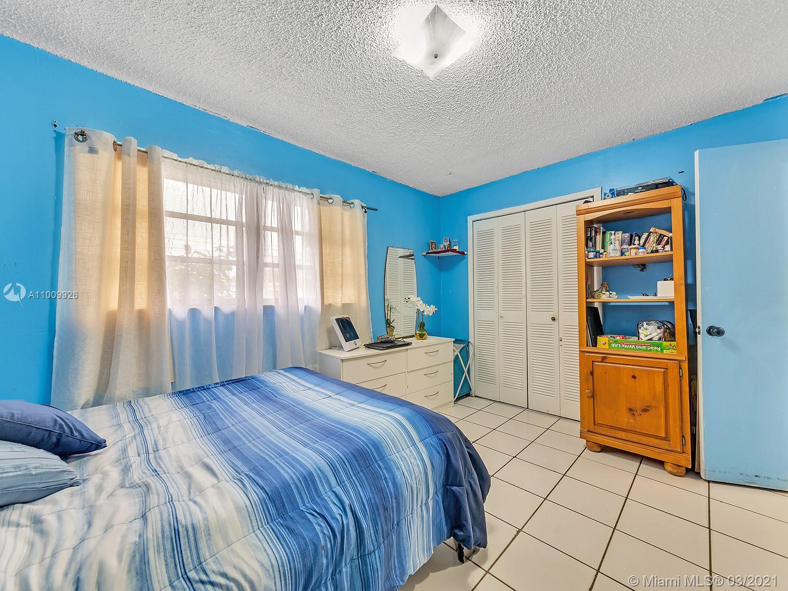 See details / 3300 sq. ft. $ 2021-03-08 0 Photo