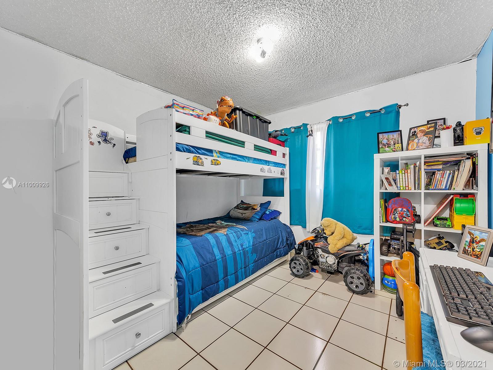 See details / 3300 sq. ft. $ 2021-03-08 0 Photo