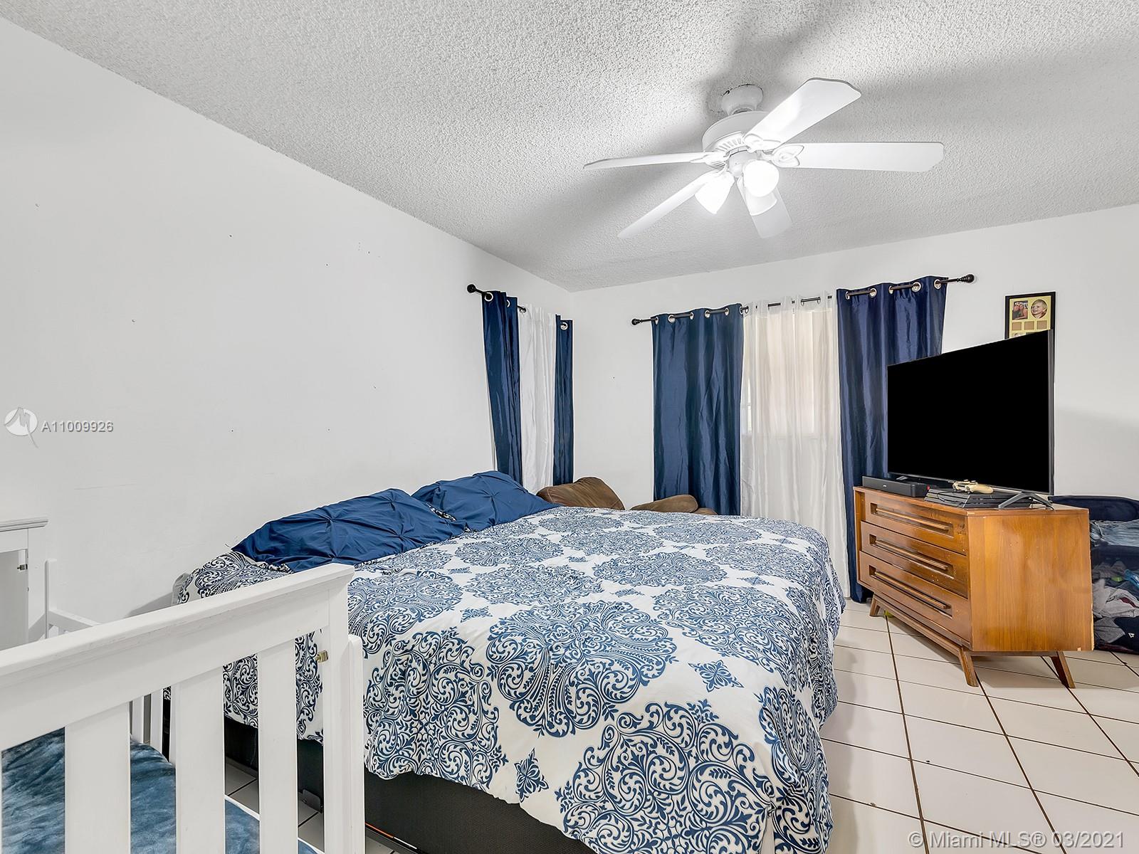 See details / 3300 sq. ft. $ 2021-03-08 0 Photo