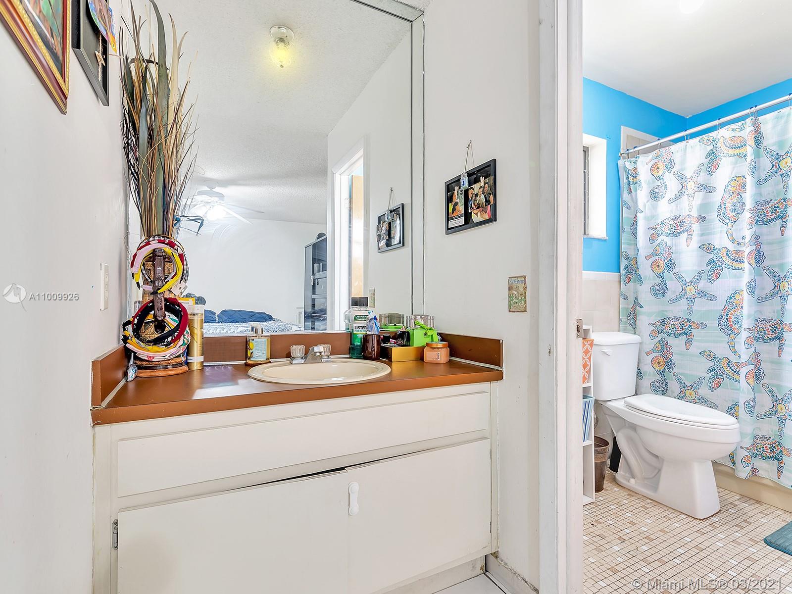 See details / 3300 sq. ft. $ 2021-03-08 0 Photo