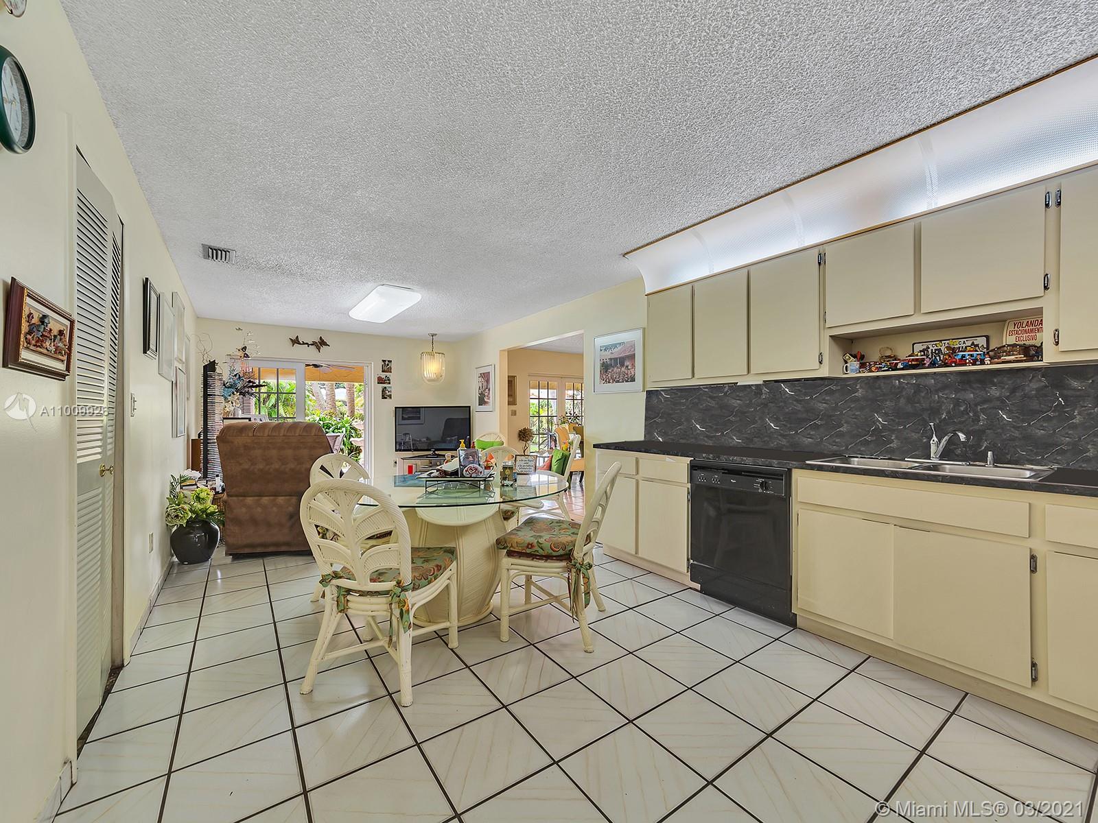 See details / 3300 sq. ft. $ 2021-03-08 0 Photo