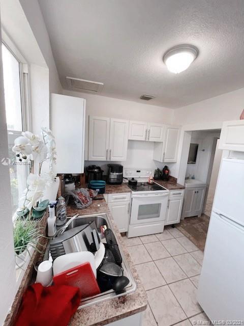 See details / 3344 sq. ft. $ 2021-03-30 0 Photo