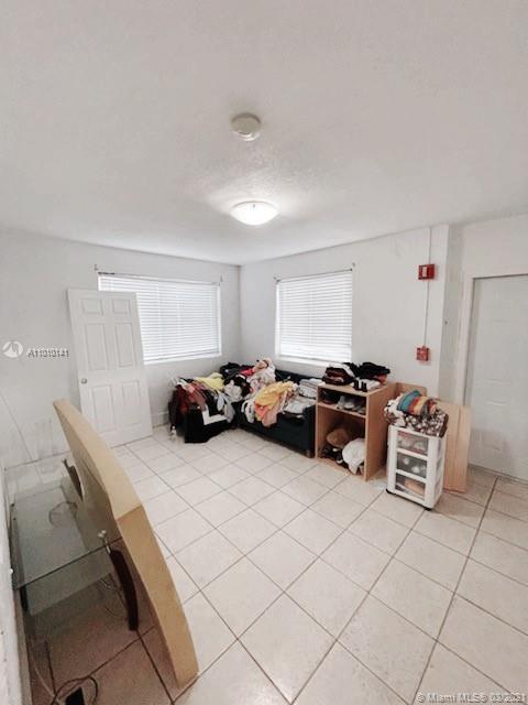 See details / 3344 sq. ft. $ 2021-03-30 0 Photo