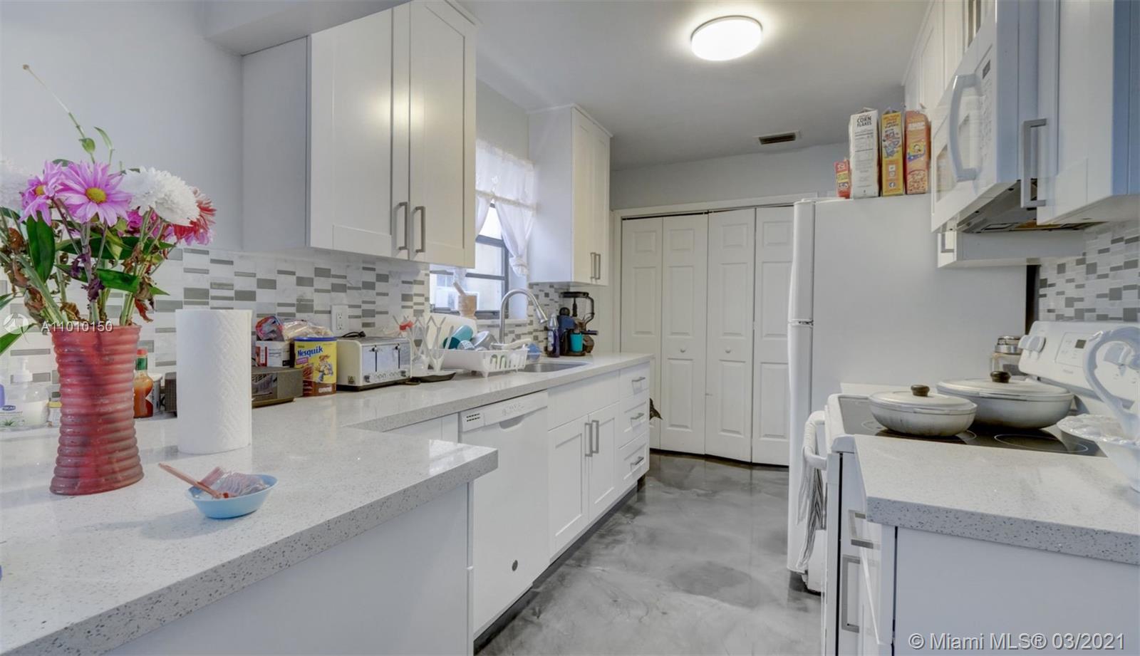 See details / 2550 sq. ft. $ 2021-03-09 0 Photo