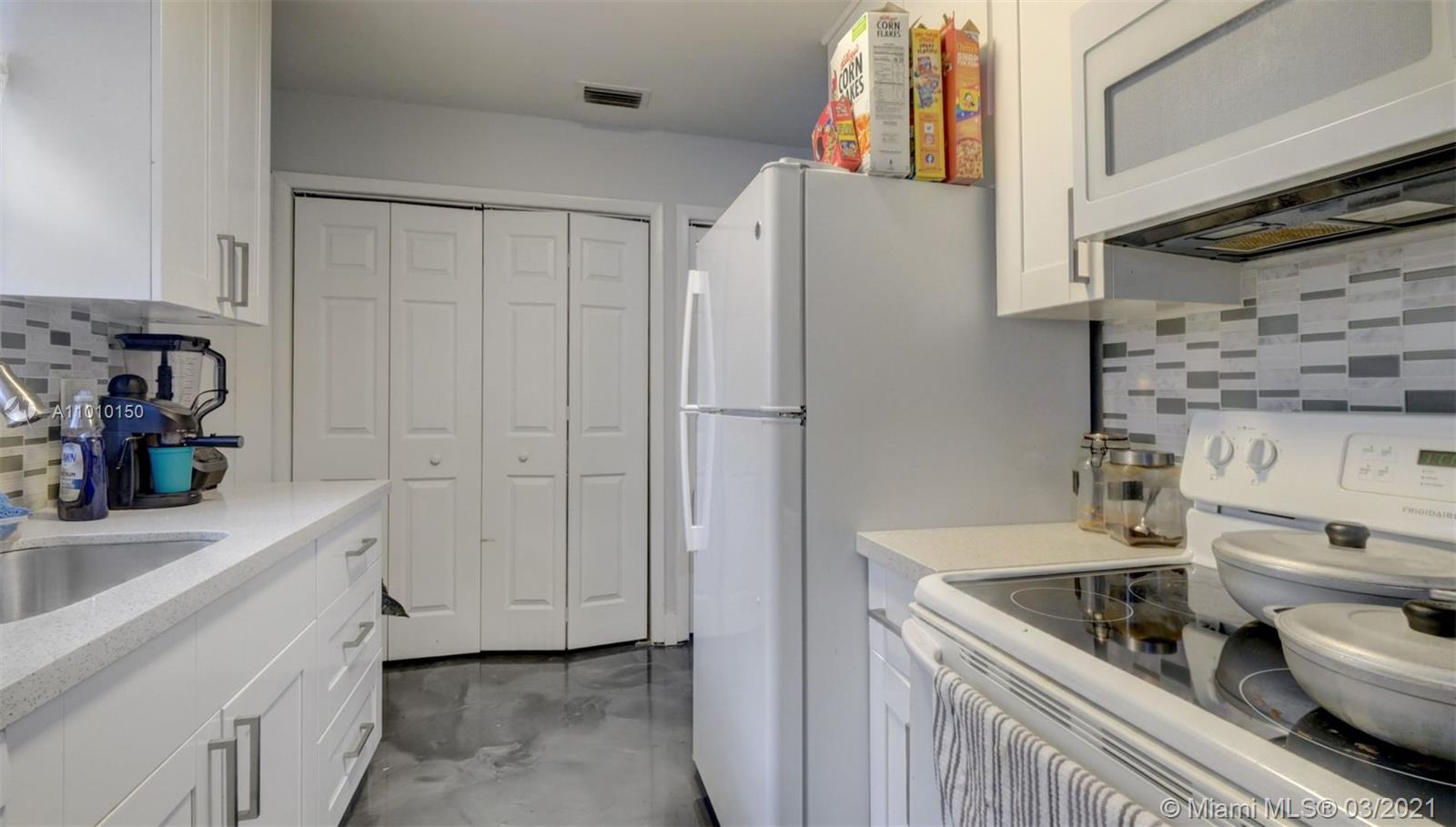 See details / 2550 sq. ft. $ 2021-03-09 0 Photo