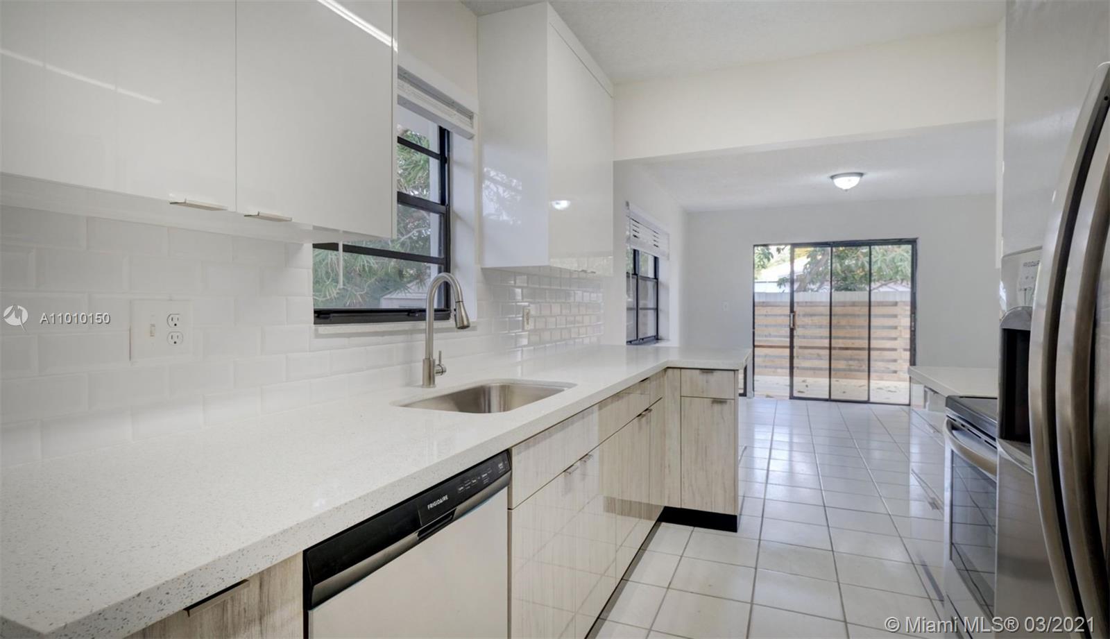 See details / 2550 sq. ft. $ 2021-03-09 0 Photo