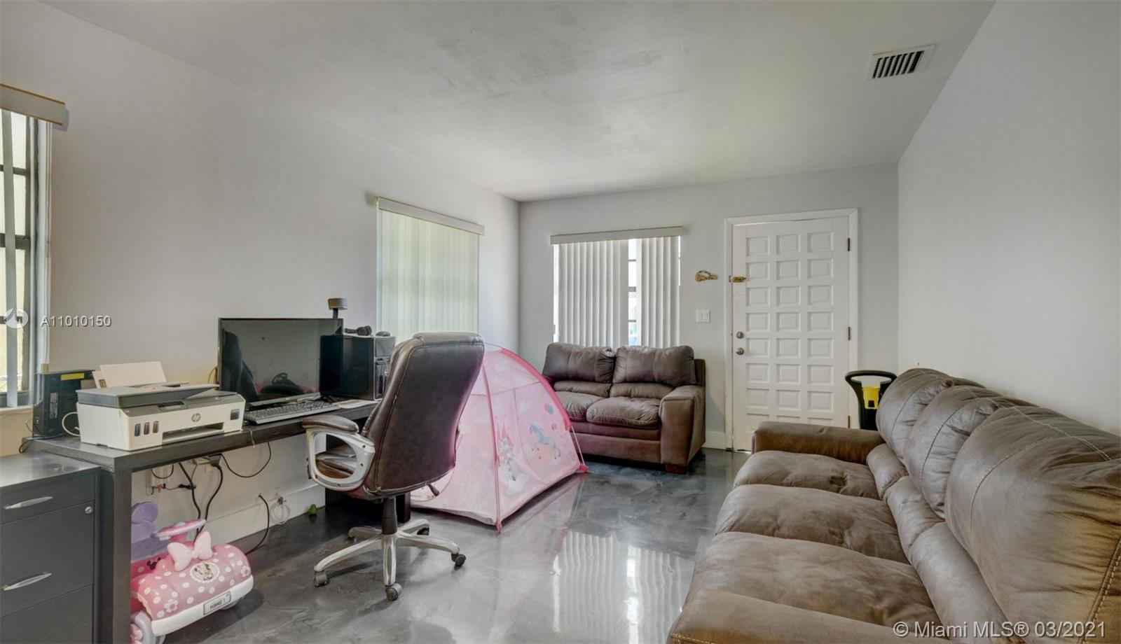 See details / 2550 sq. ft. $ 2021-03-09 0 Photo