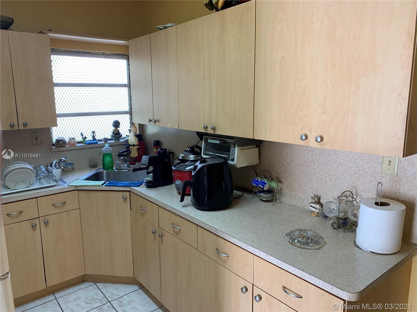 See details / 1695 sq. ft. $ 2021-03-09 0 Photo