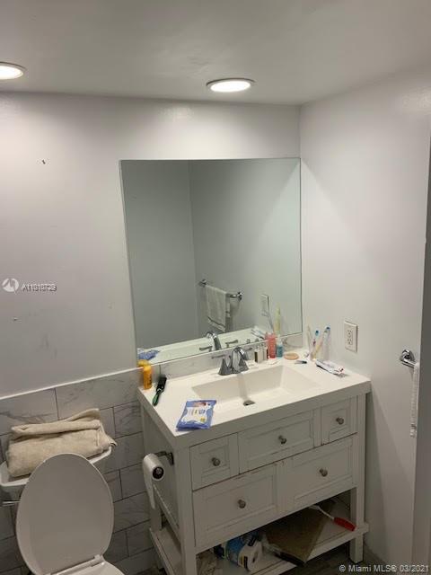 Photo of 3001 Ocean Dr #107, Hollywood, Florida, 33019 -