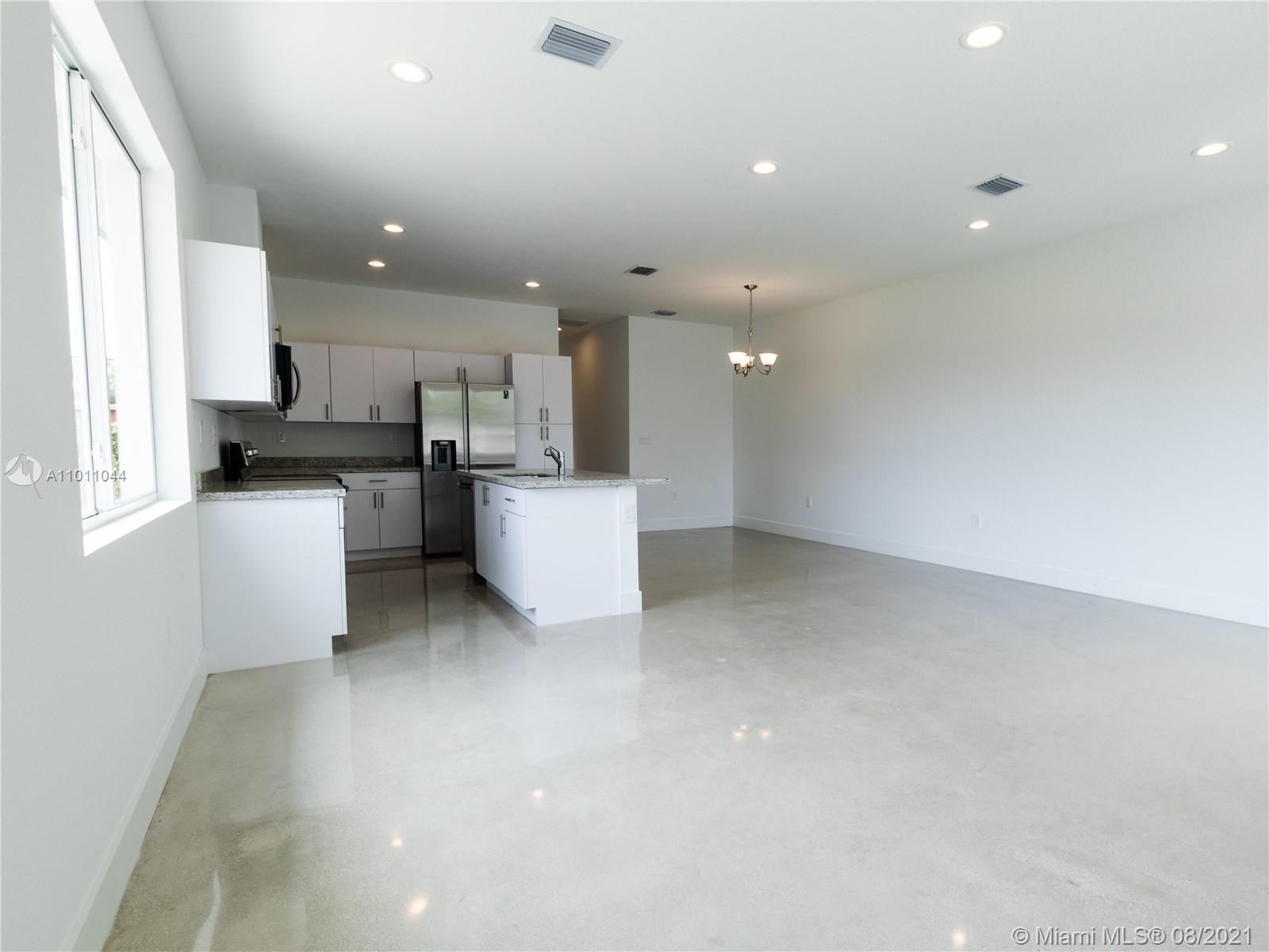 See details / sq. ft. $ 2021-03-10 0 Photo