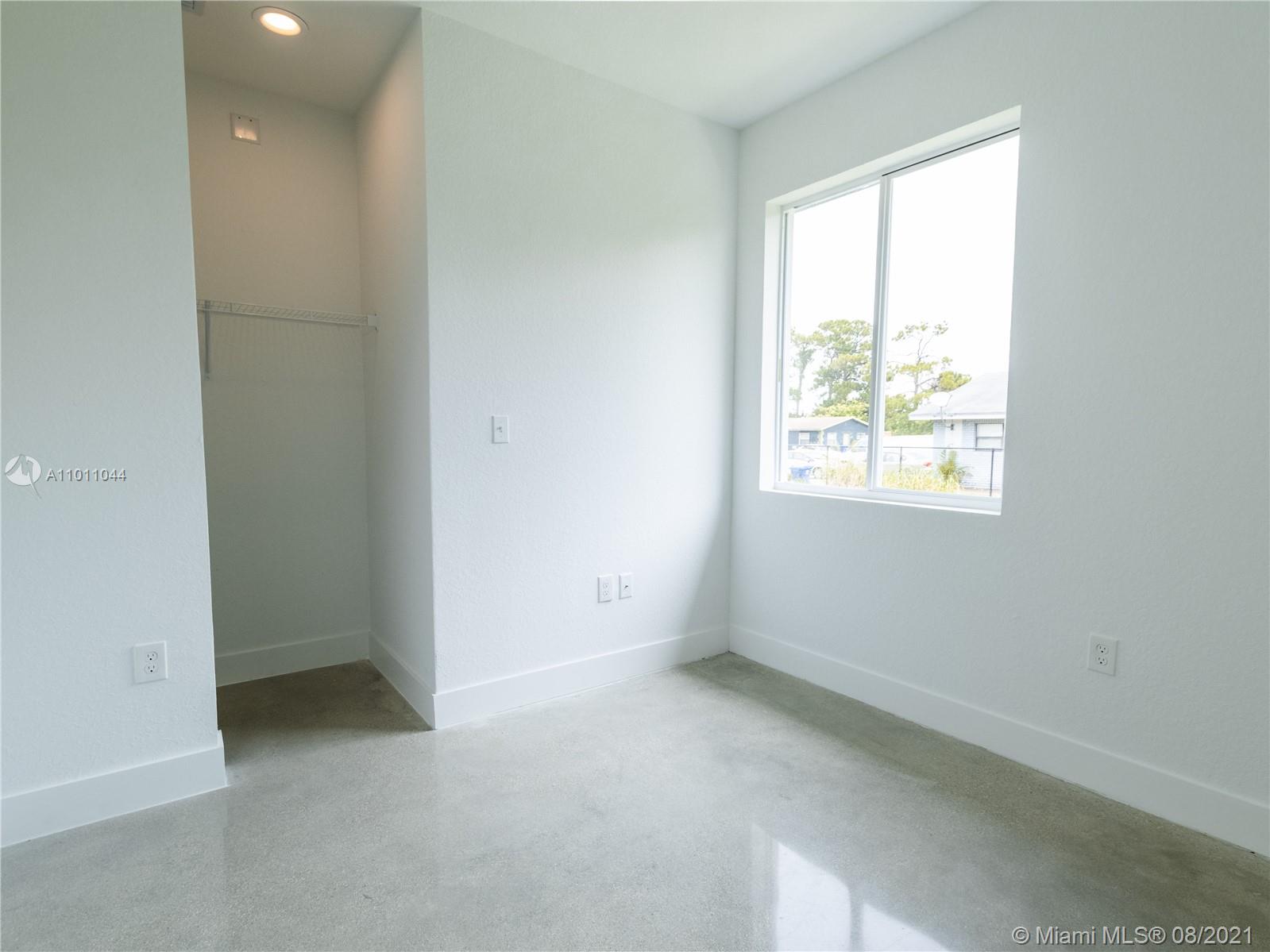 See details / sq. ft. $ 2021-03-10 0 Photo