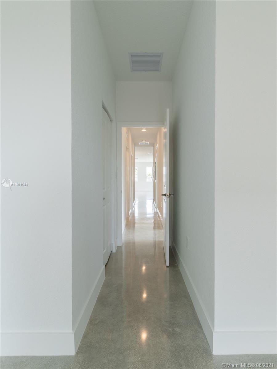 See details / sq. ft. $ 2021-03-10 0 Photo