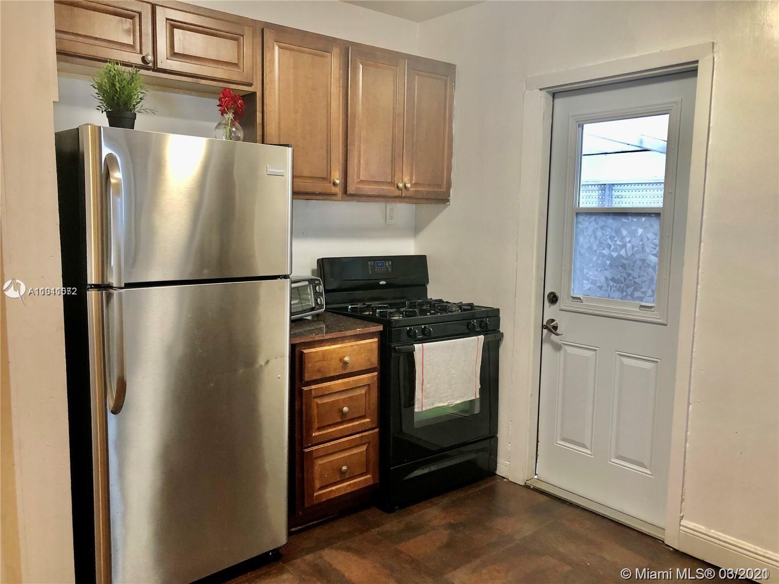 See details / 1401 sq. ft. $ 2021-03-25 0 Photo