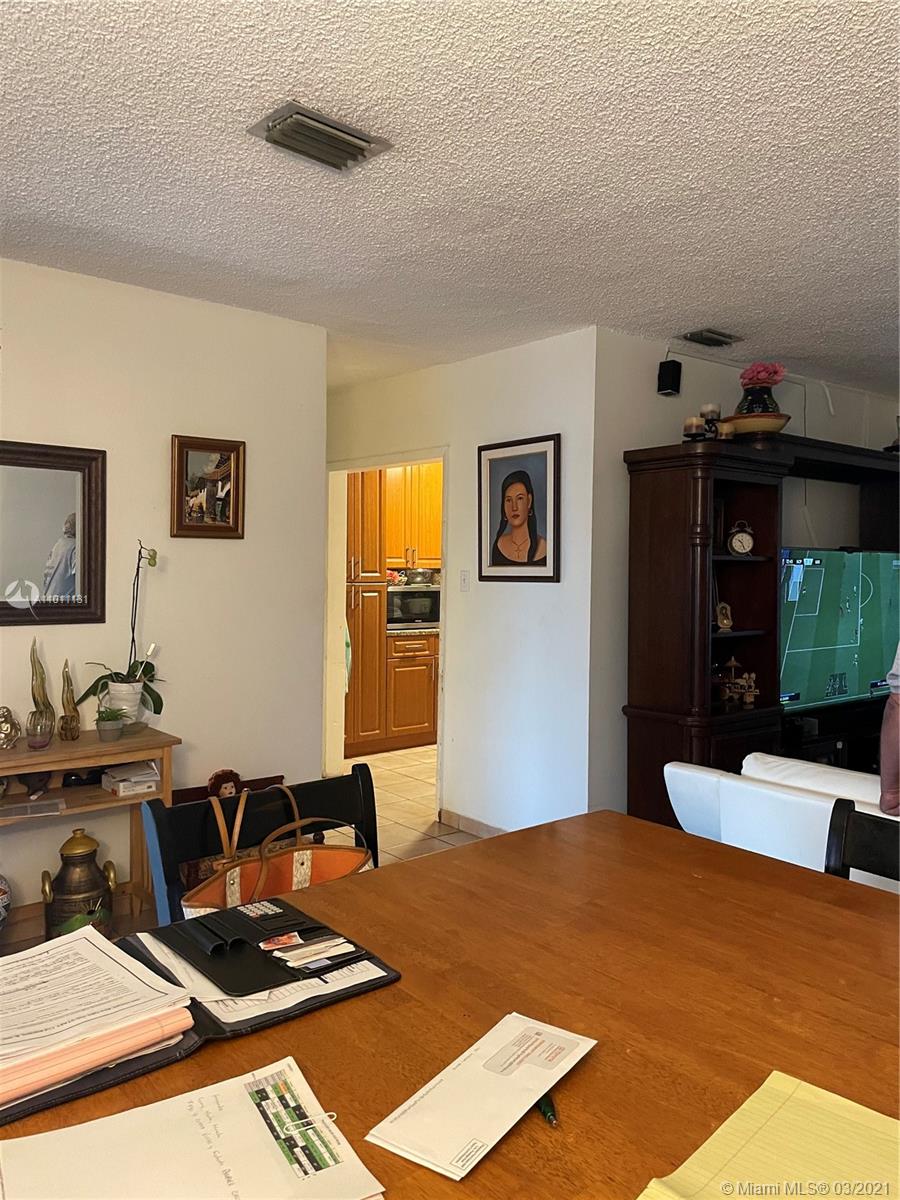 See details / 2517 sq. ft. $ 2021-03-18 0 Photo
