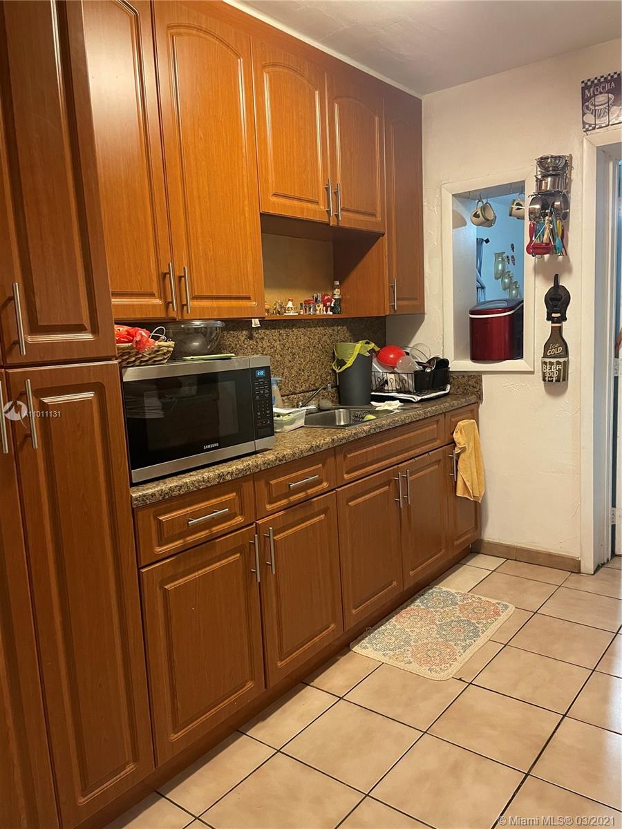 See details / 2517 sq. ft. $ 2021-03-18 0 Photo