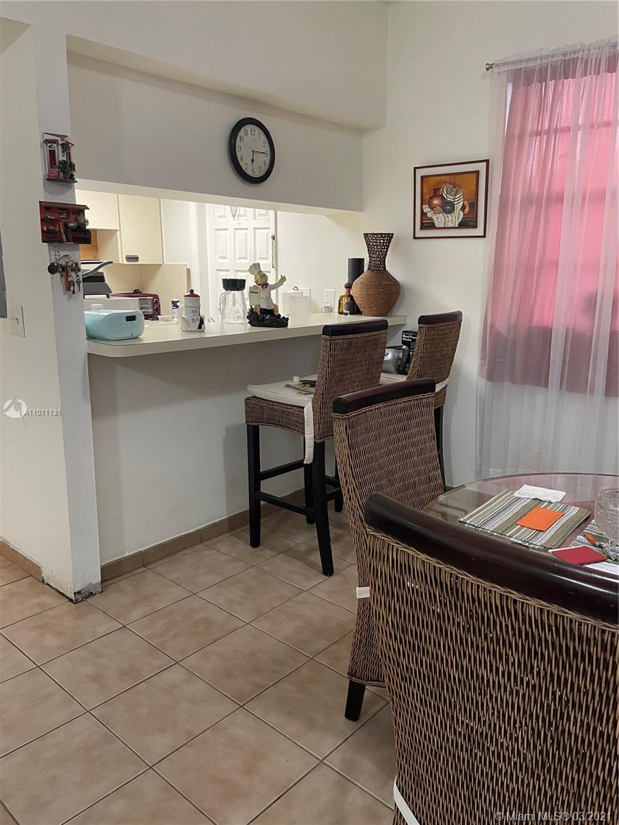 See details / 2517 sq. ft. $ 2021-03-18 0 Photo