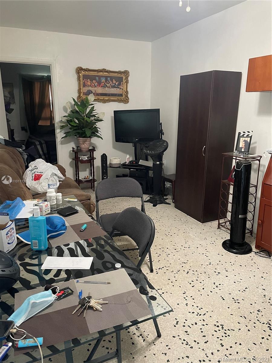See details / 2517 sq. ft. $ 2021-03-18 0 Photo