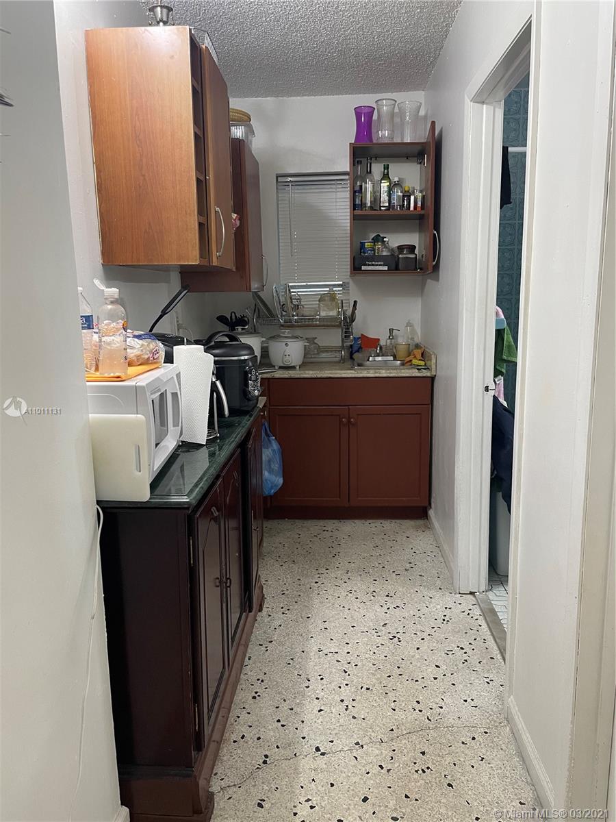 See details / 2517 sq. ft. $ 2021-03-18 0 Photo