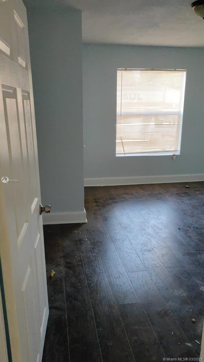 See details / 400 sq. ft. $ 2021-03-10 0 Photo