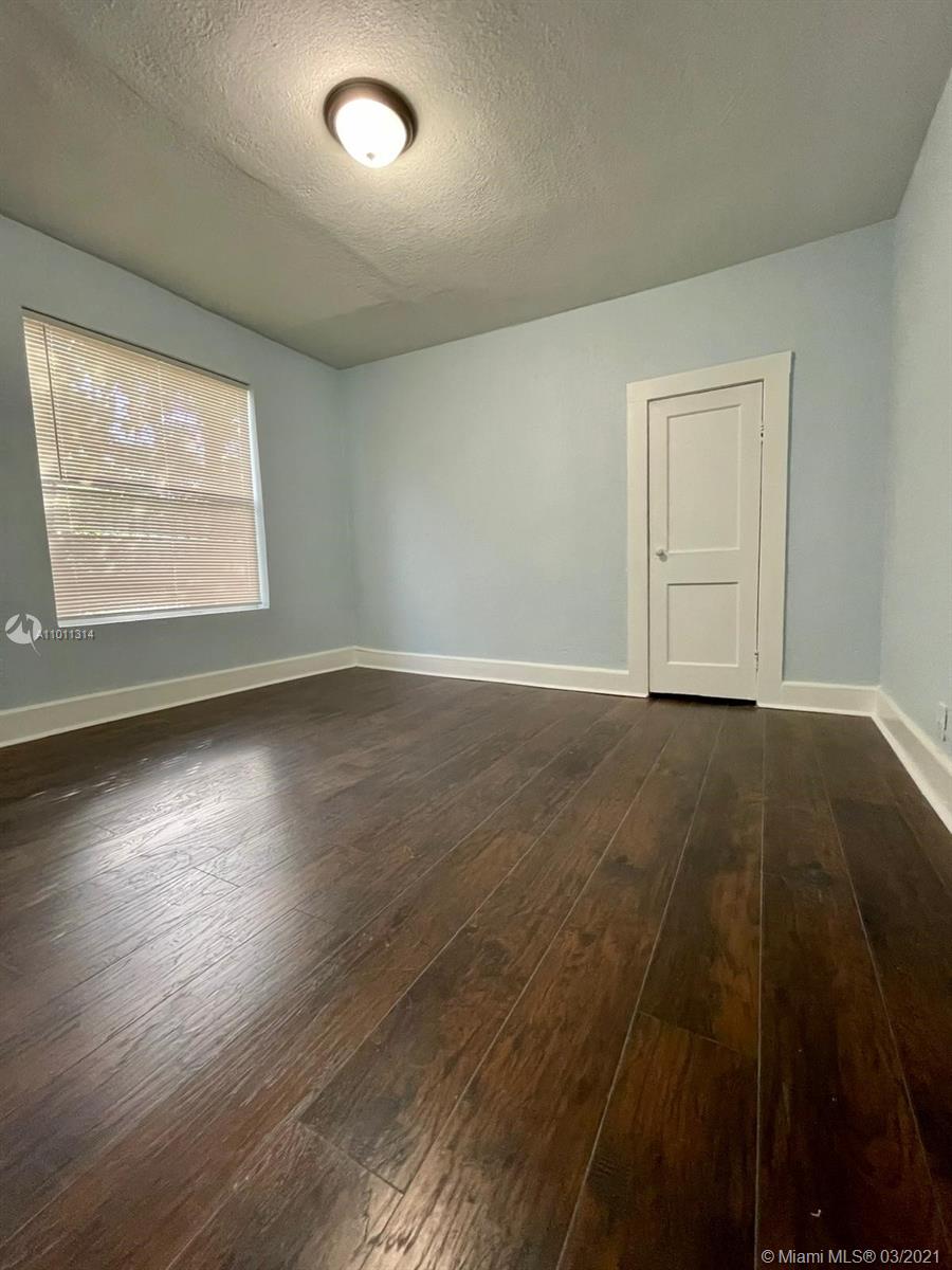 See details / 400 sq. ft. $ 2021-03-10 0 Photo