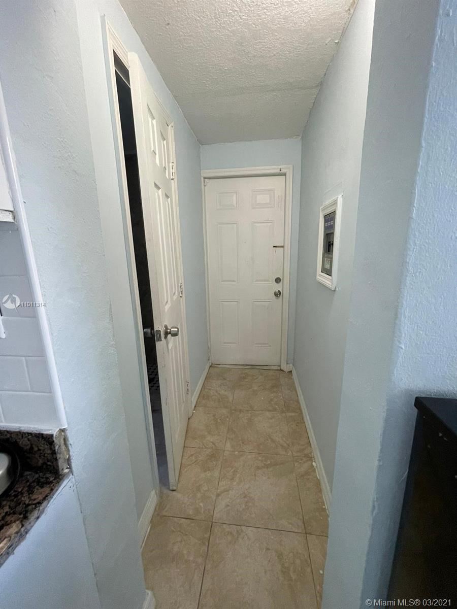 See details / 400 sq. ft. $ 2021-03-10 0 Photo