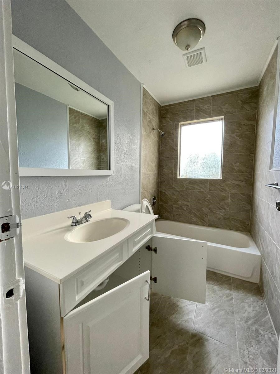 See details / 400 sq. ft. $ 2021-03-10 0 Photo